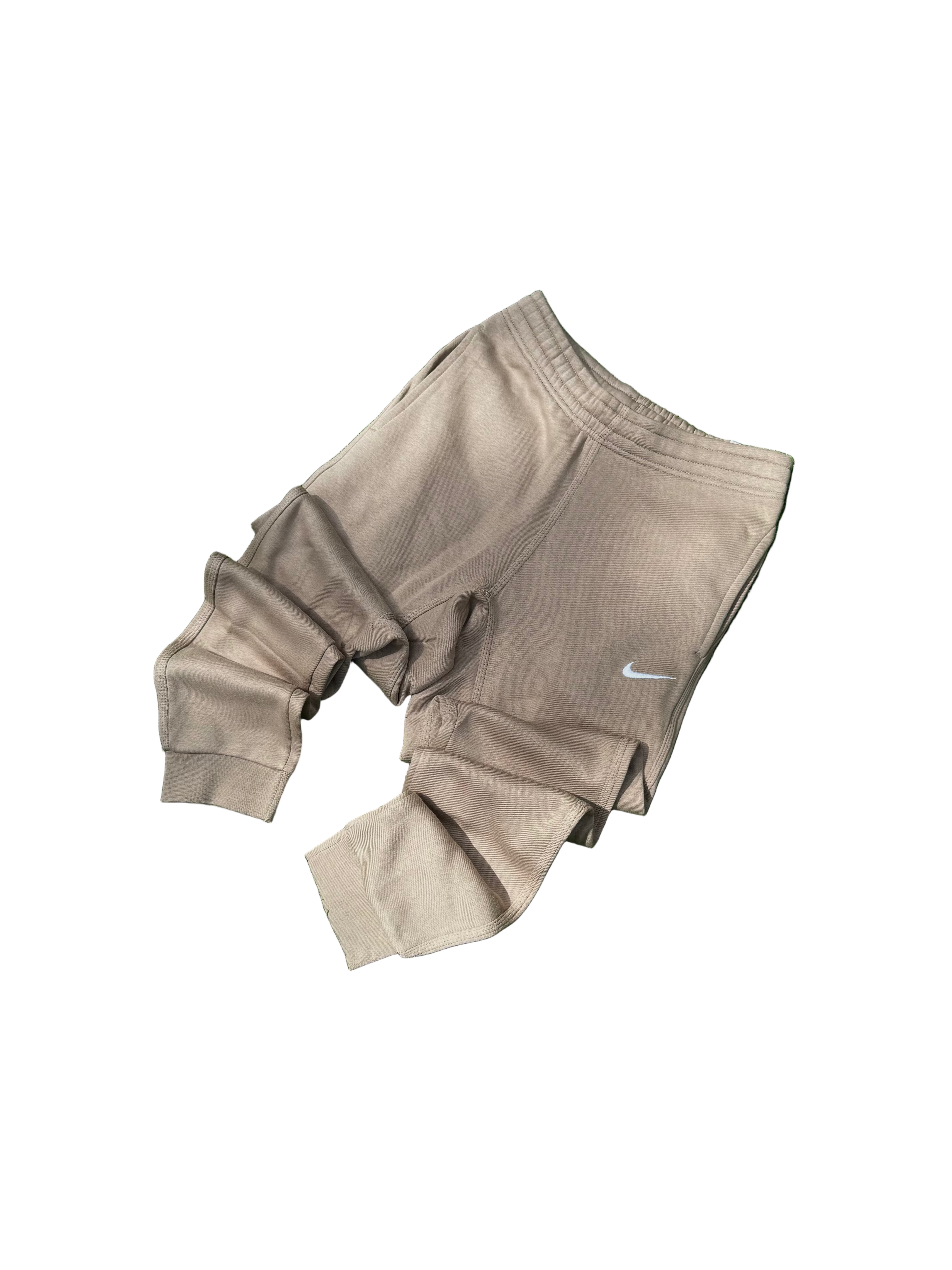 NIKE SPORTSWEAR CLUB JOGGERS “BEIGE”