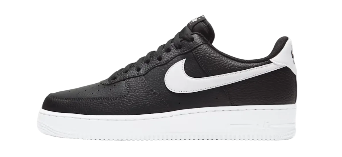 NIKE AIR FORCE 1 '07 'BLACK / WHITE'