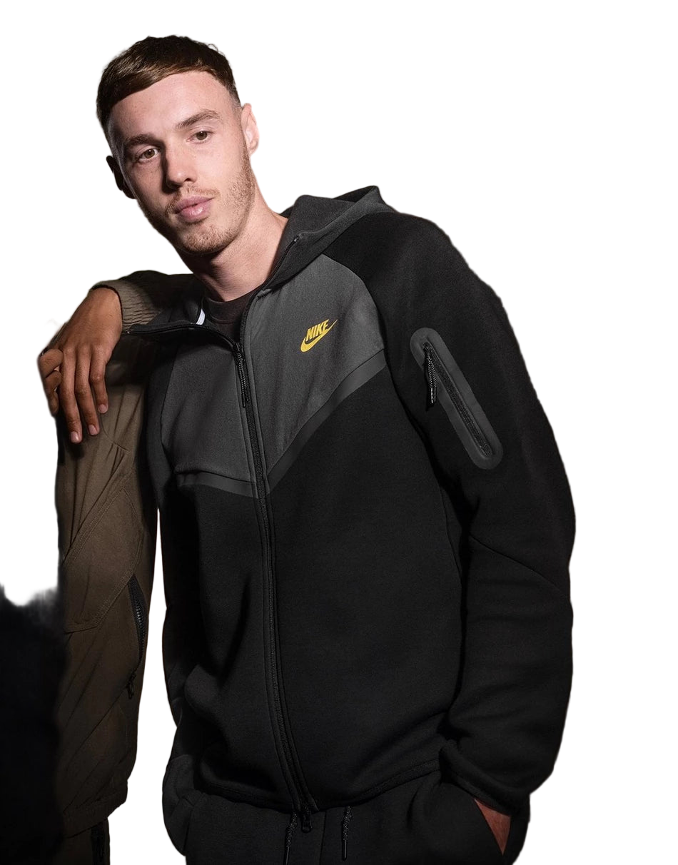 NEW SEASON NIKE TECH FLEECE TRACKSUIT SET “BLACK/GOLD”