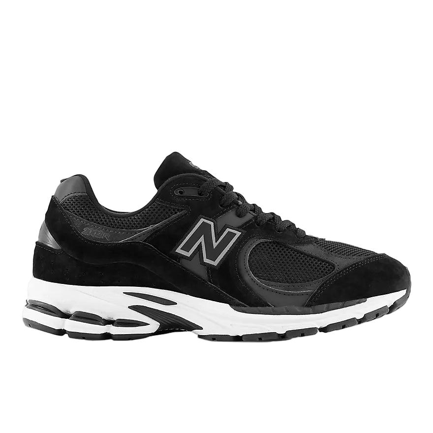 NEW BALANCE 2002R “BLACK WITH PHANTOM AND GUNMETAL”