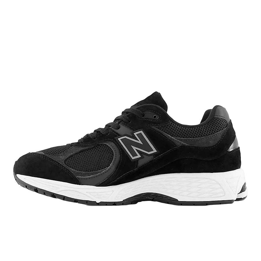 NEW BALANCE 2002R “BLACK WITH PHANTOM AND GUNMETAL”