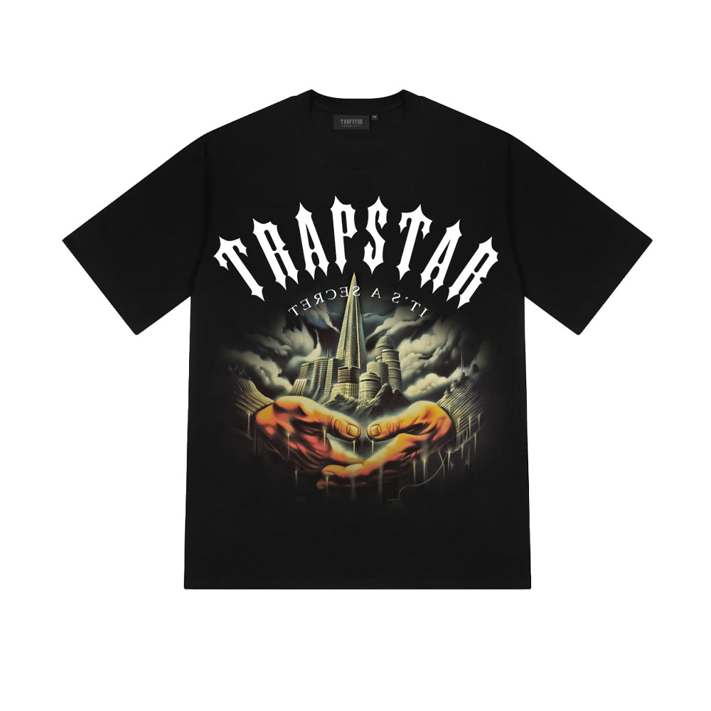 TRAPSTAR IRONGATE PRAYER PRINT TEE “BLACK”